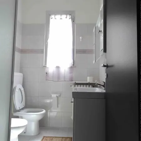 Marconi 公寓 *