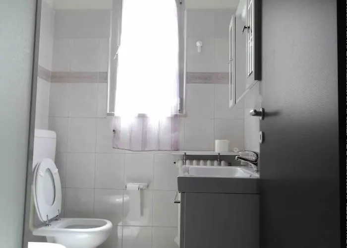 Marconi Apartament *